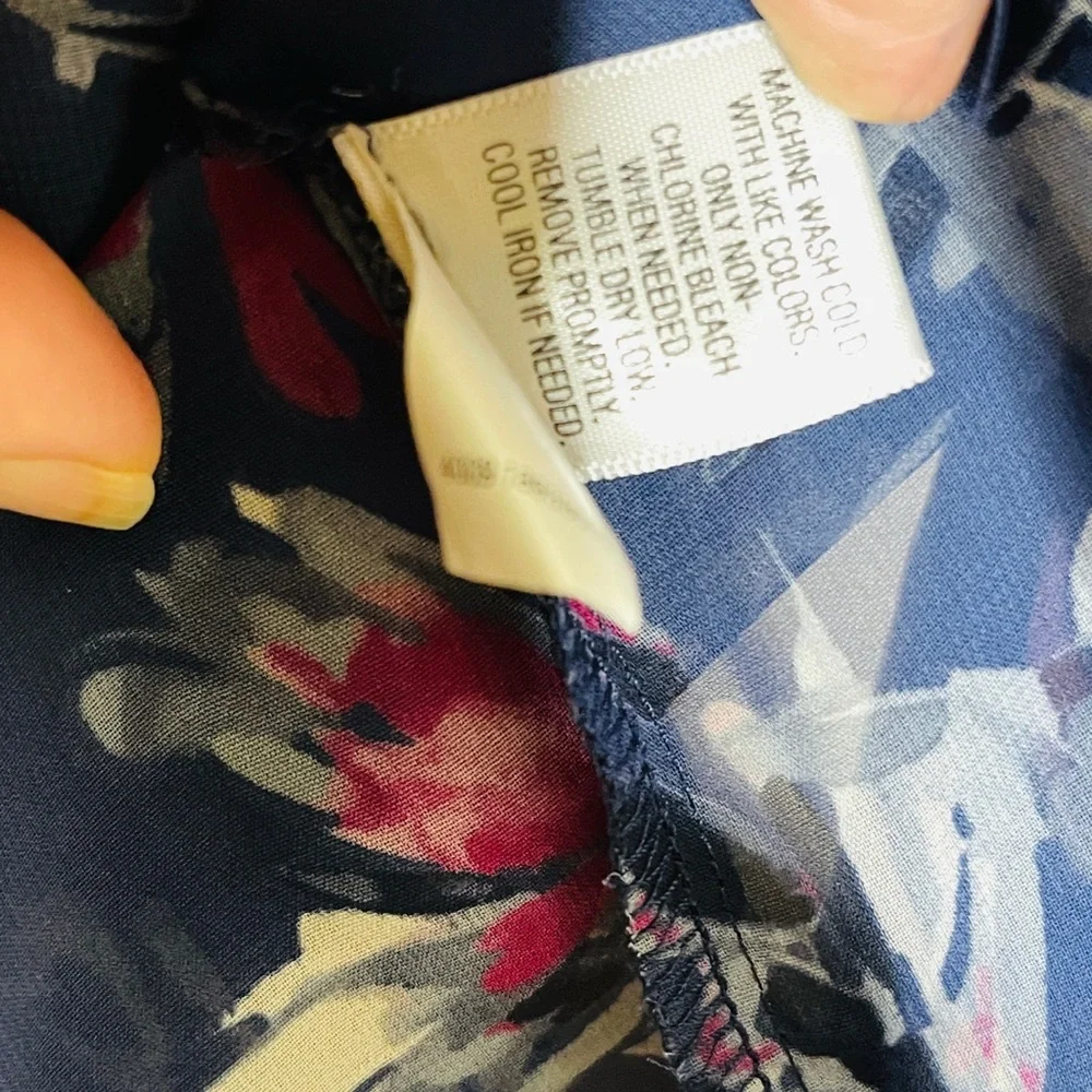 ELLE Navy Floral Sheer Blouse Size Large - Picture 4 of 5